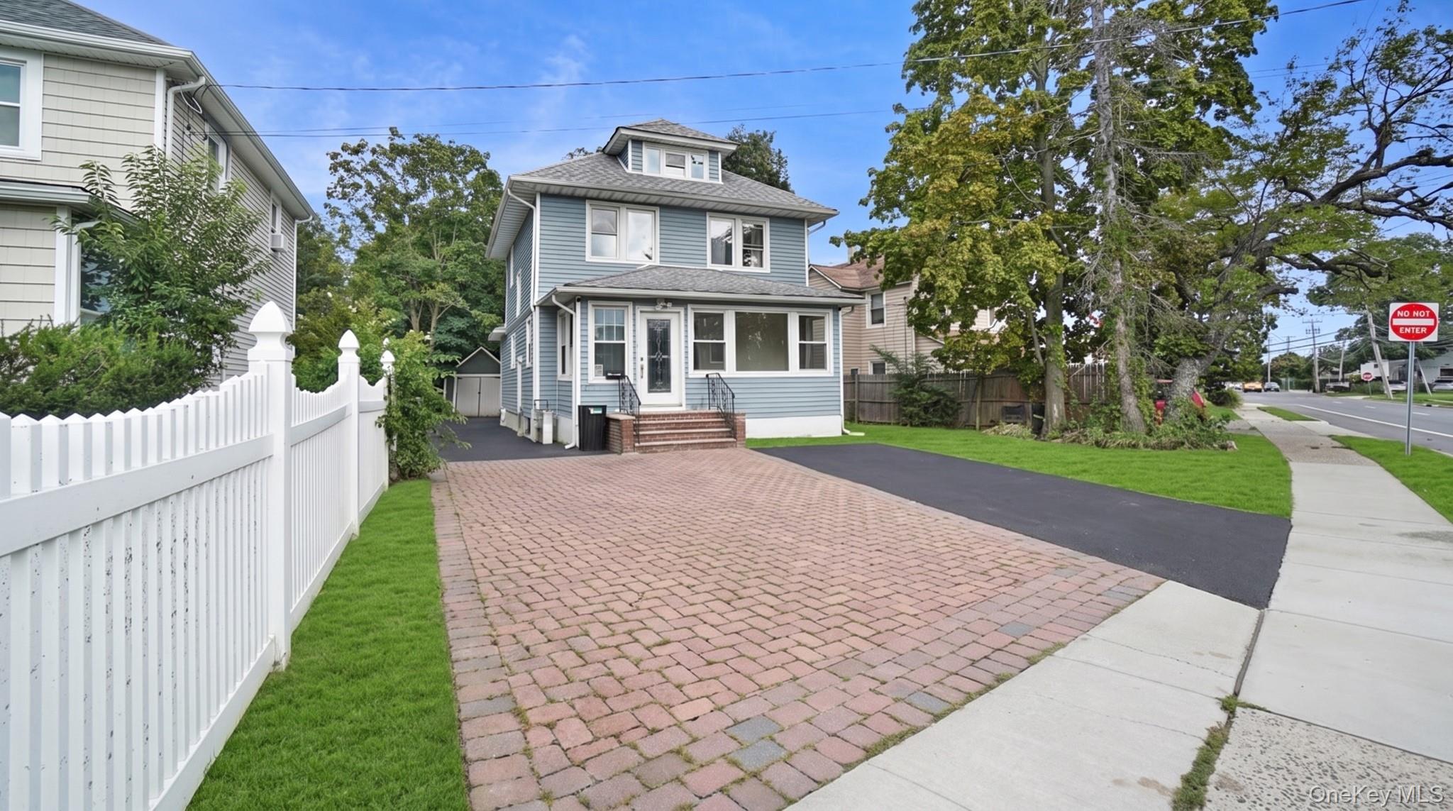 139 5th Avenue – For Sale