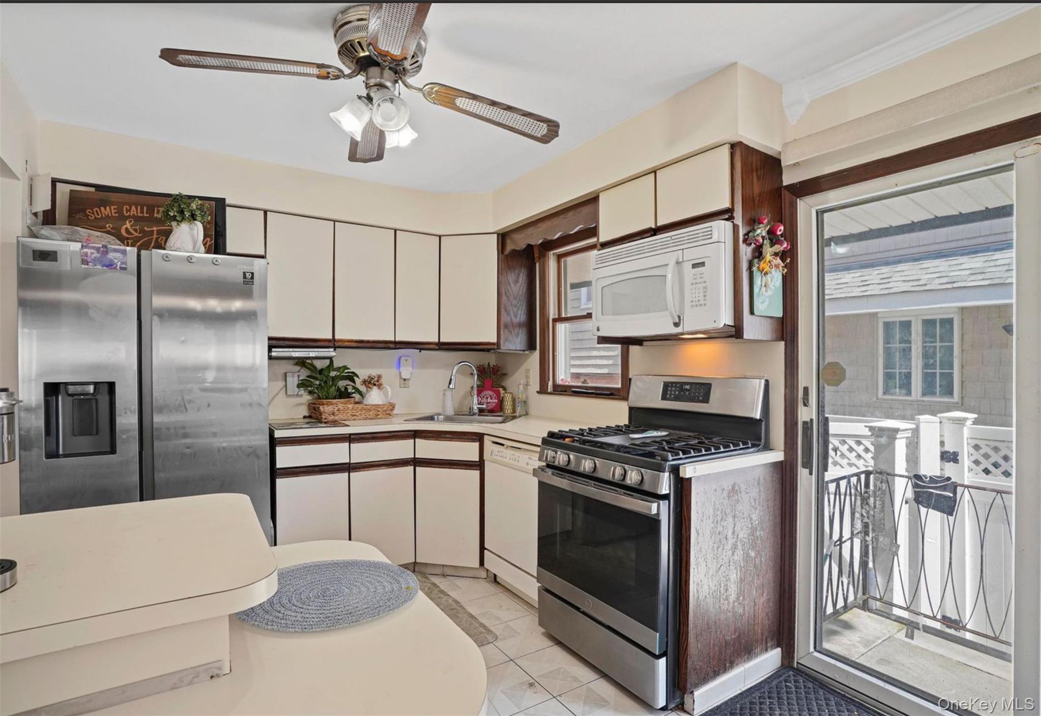 88-58 Aubrey Avenue – For Sale photo 15