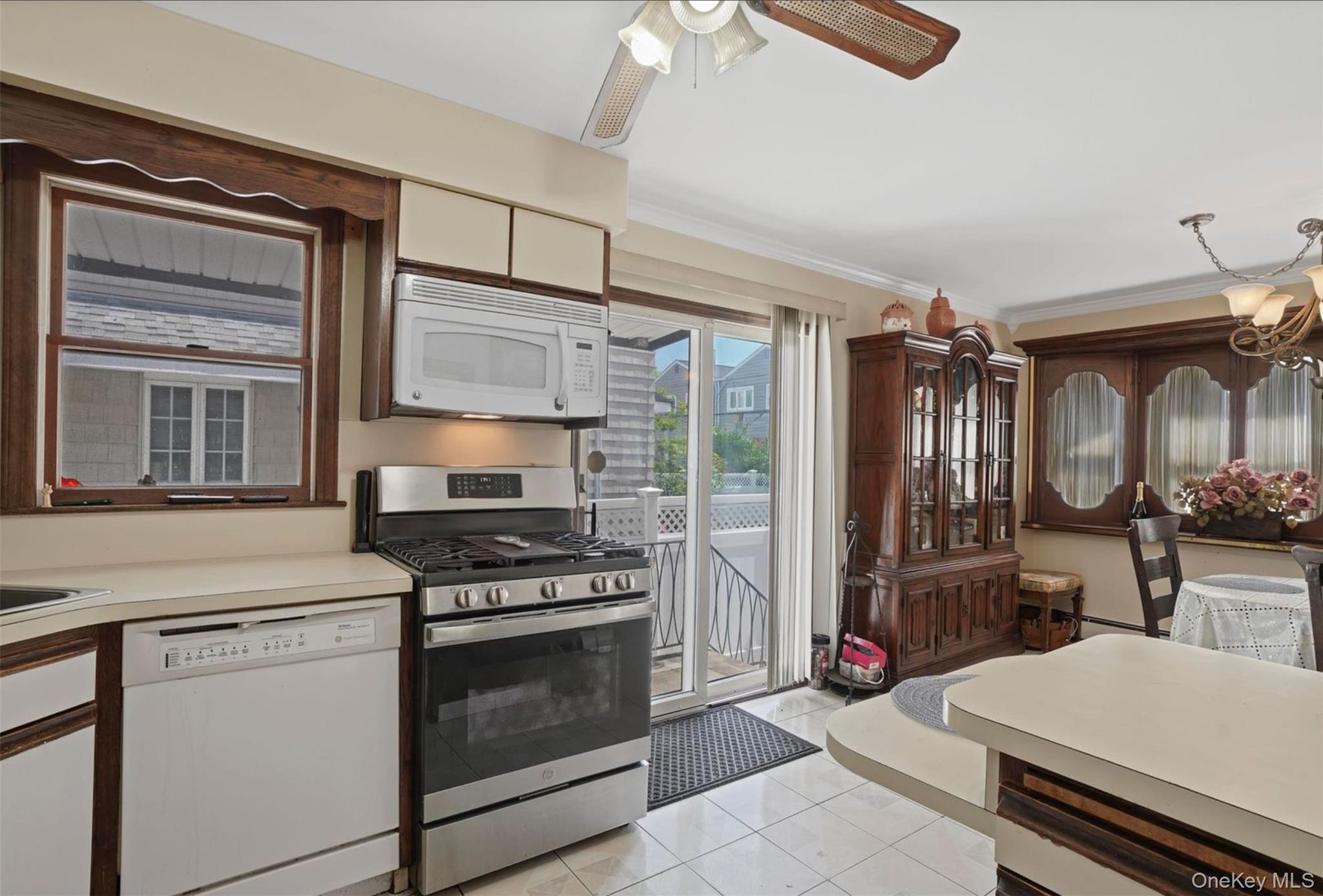 88-58 Aubrey Avenue – For Sale photo 16