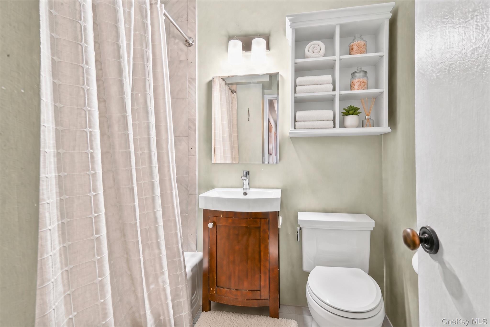 2 Washington Square, Unit 5G photo 18