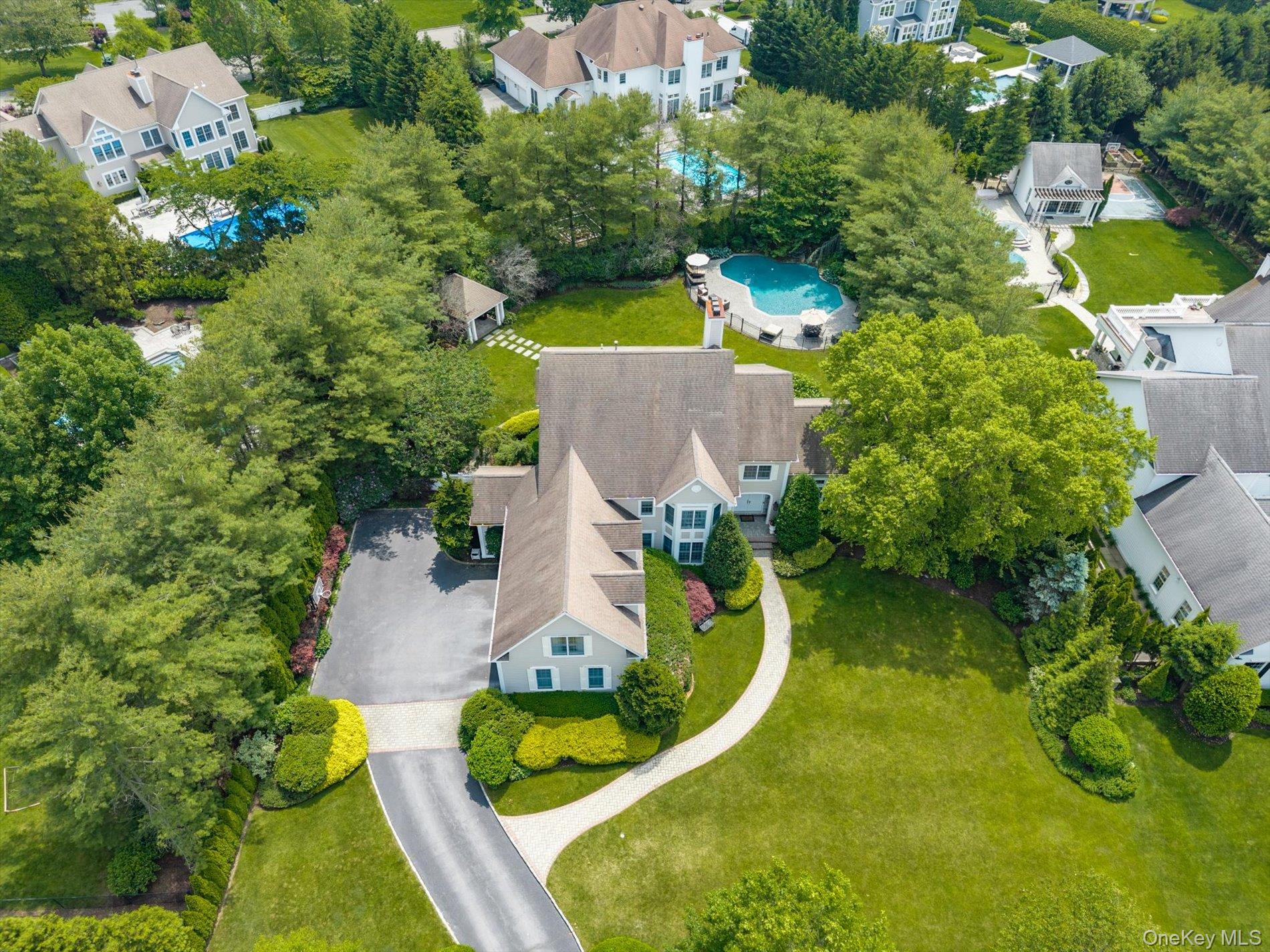 37 Legends Circle – For Sale photo 2