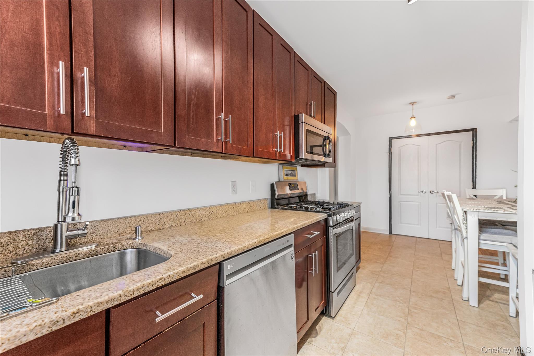 808 Bronx River Road, Unit 6C photo 8