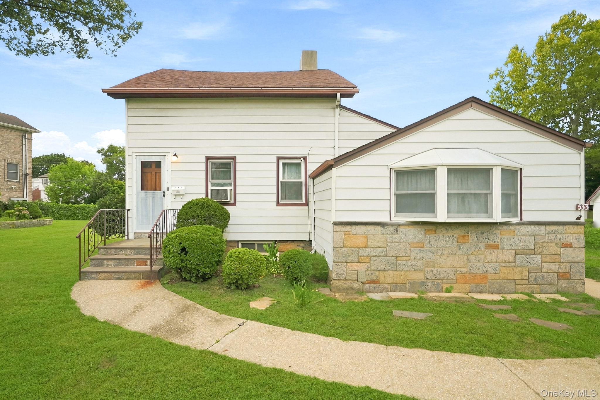 83 Brewster Avenue – For Sale photo 6