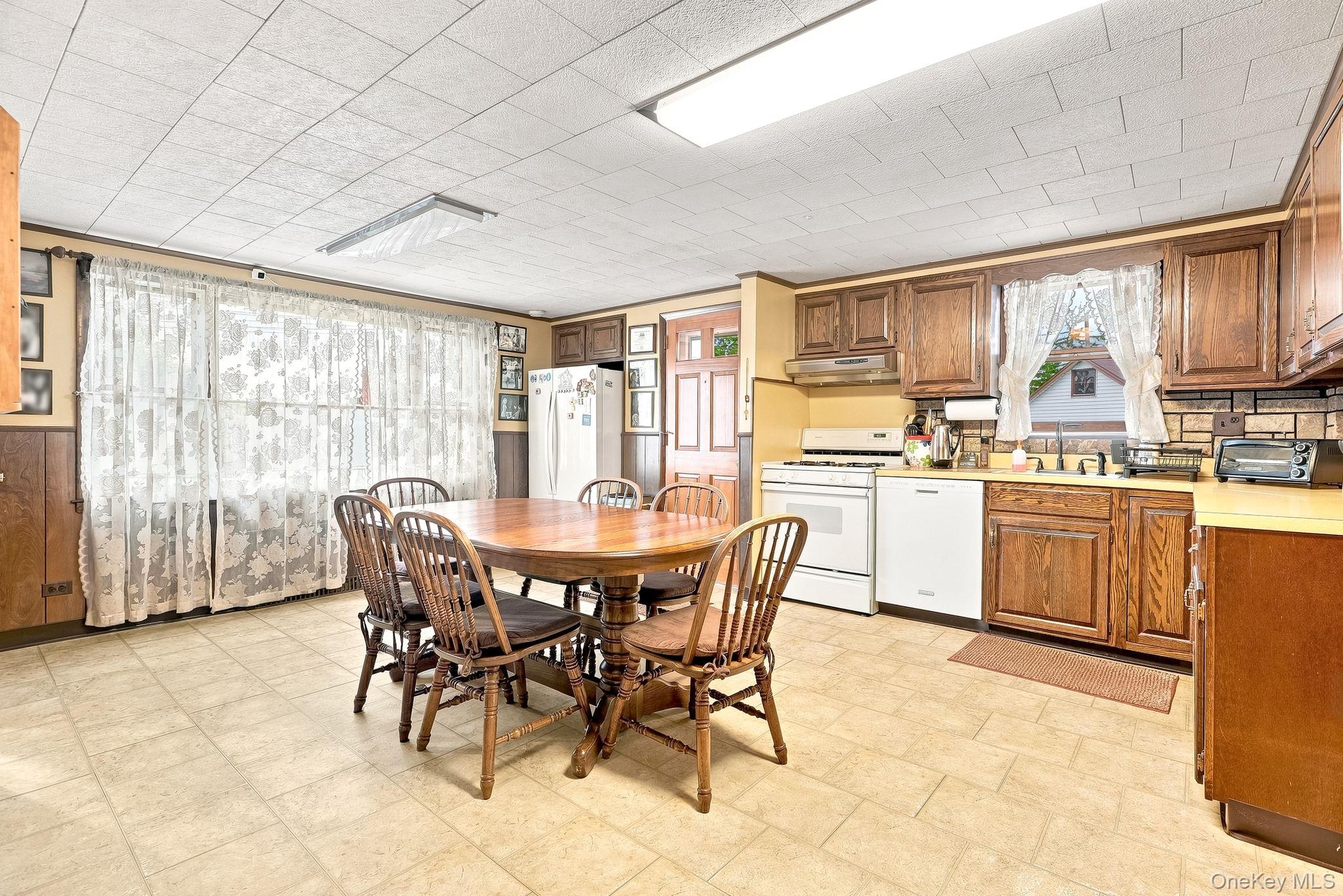 83 Brewster Avenue – For Sale photo 18