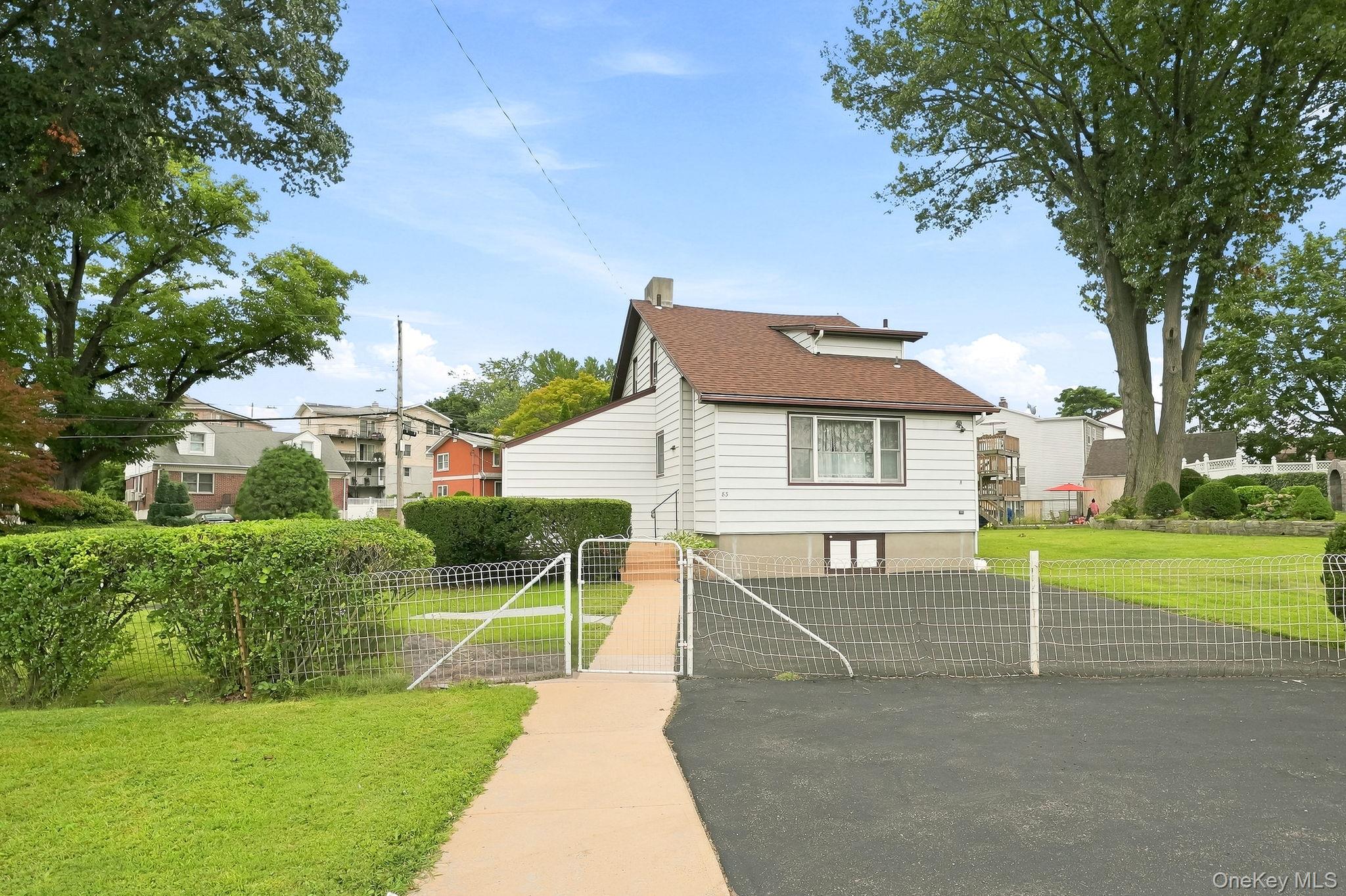 83 Brewster Avenue – For Sale photo 37