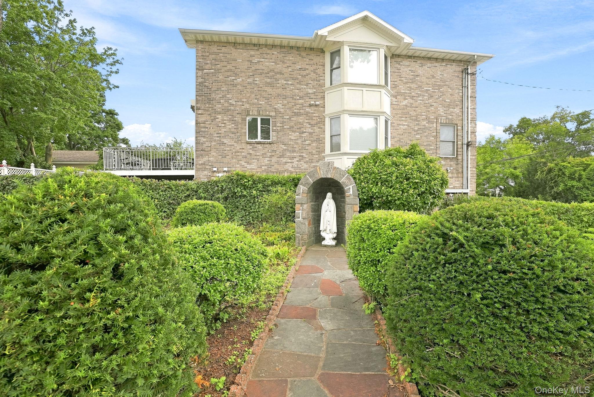 83 Brewster Avenue – For Sale photo 41