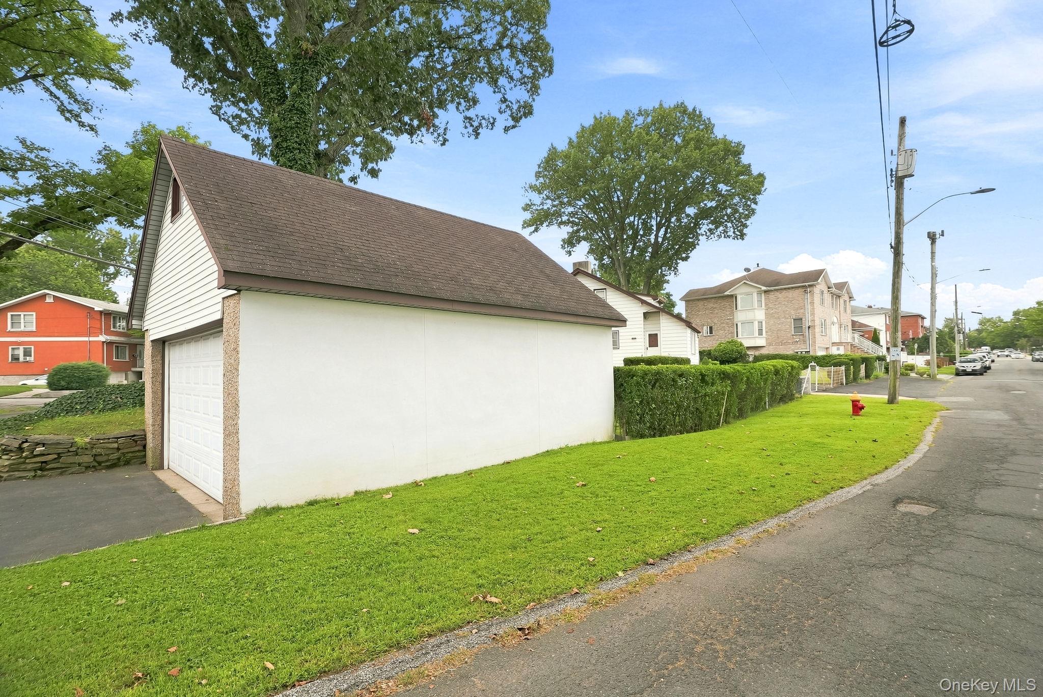 83 Brewster Avenue – For Sale photo 36