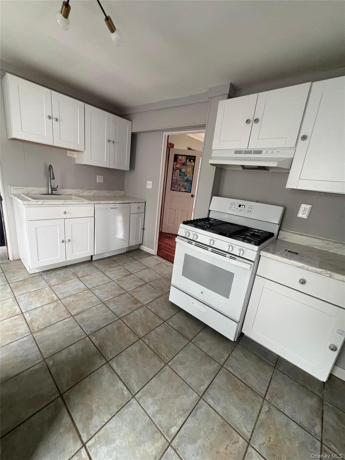 20 Van Buren Street – For Rent photo 7