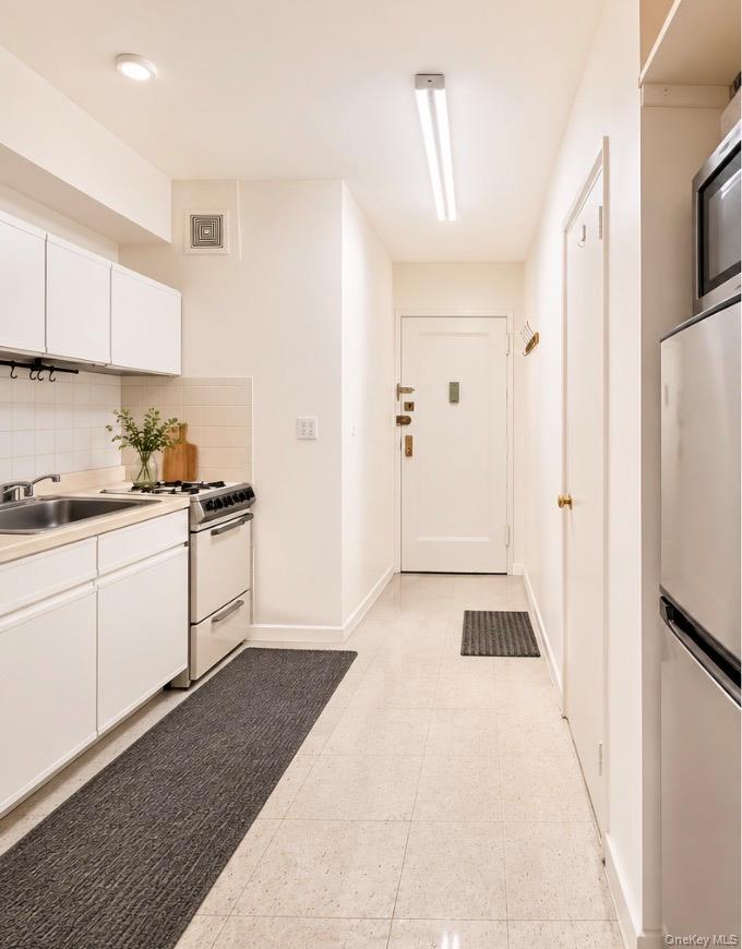 14445 Sanford Avenue, Unit 6