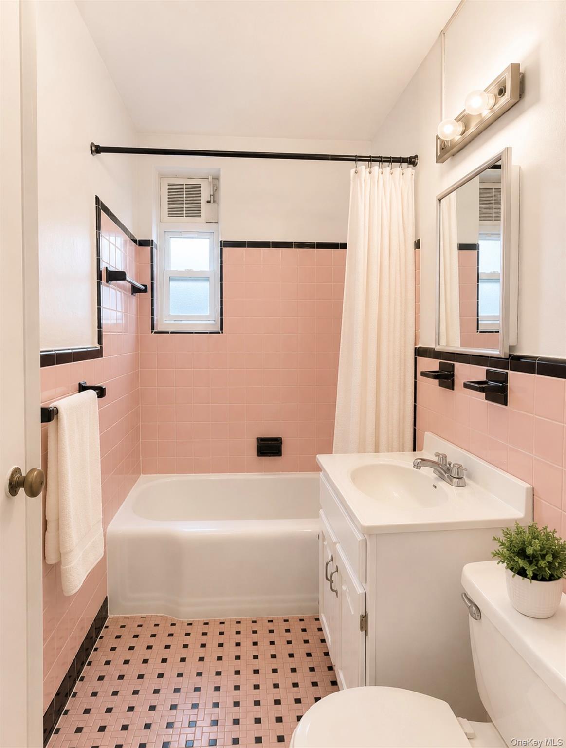 14445 Sanford Avenue, Unit 6 photo 6