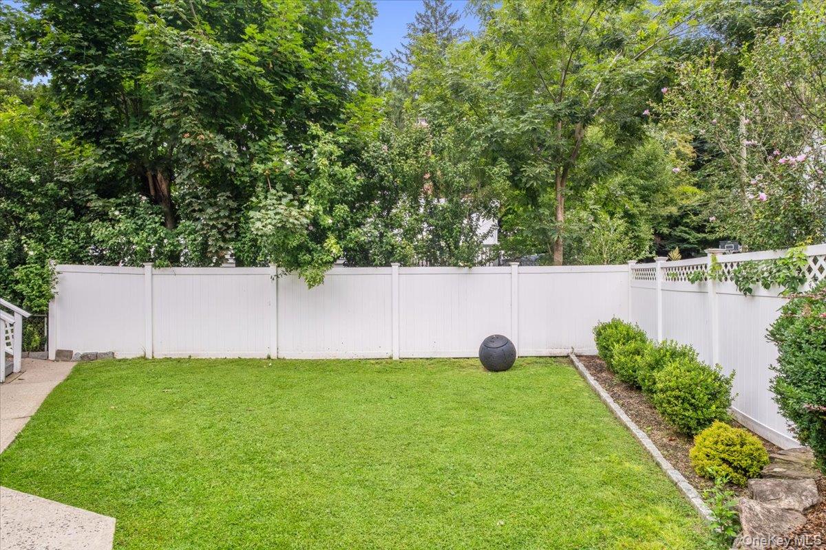 4 Briary Road – For Sale photo 24
