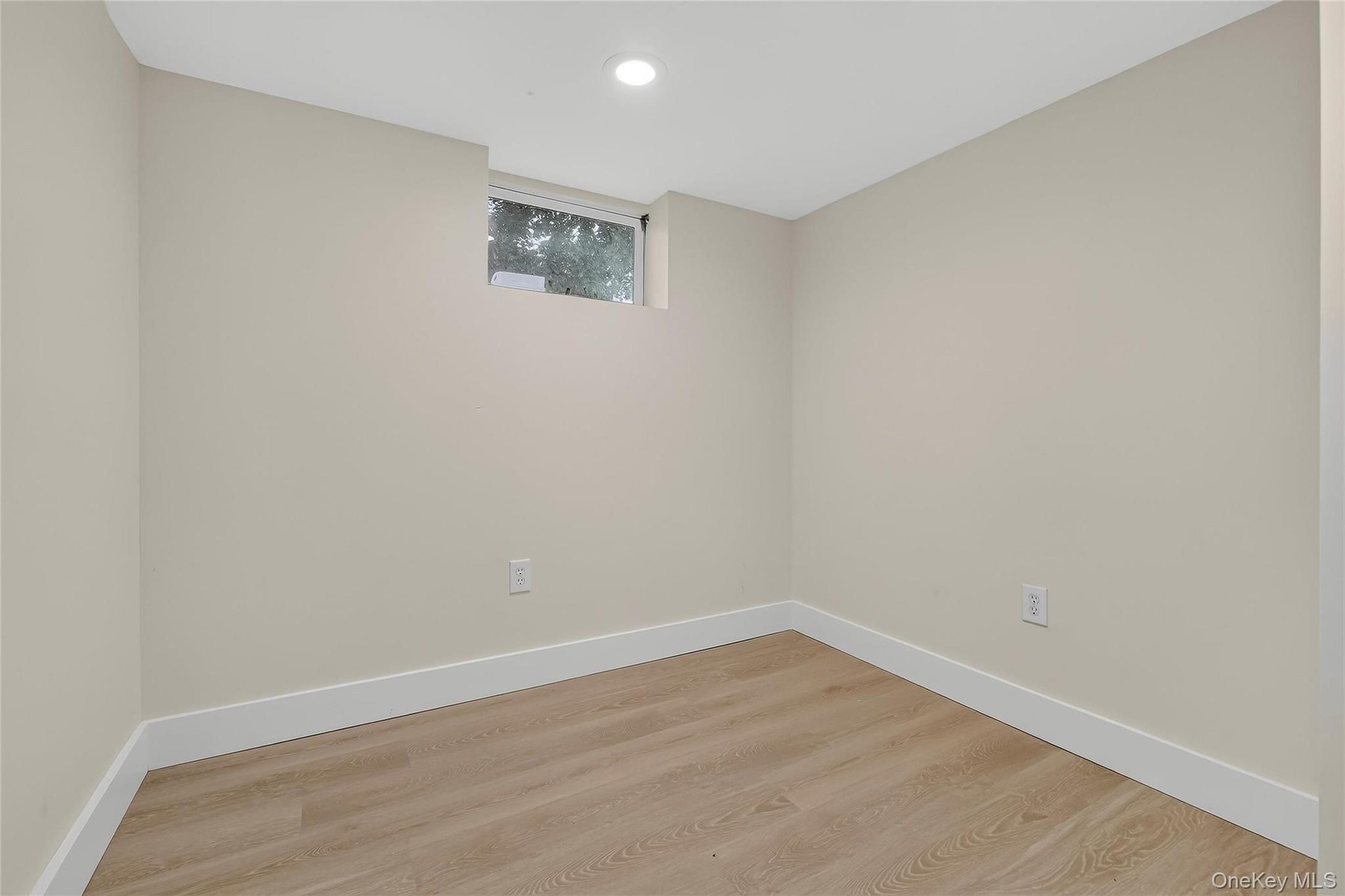 16 Maple Avenue – For Rent photo 28