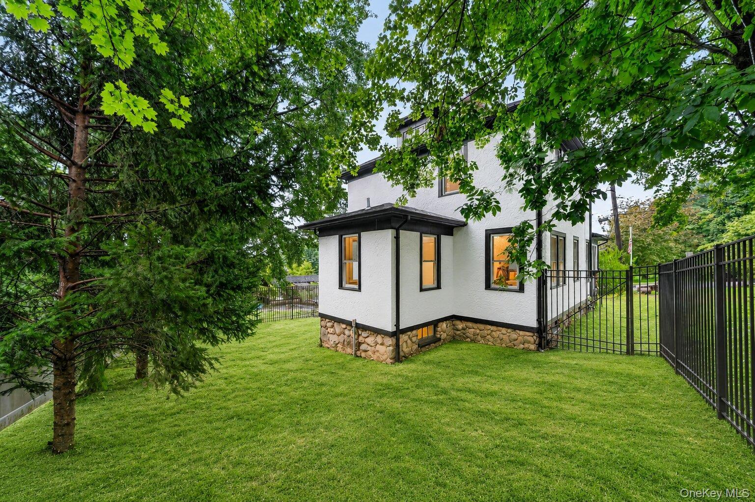 16 Maple Avenue – For Rent photo 30