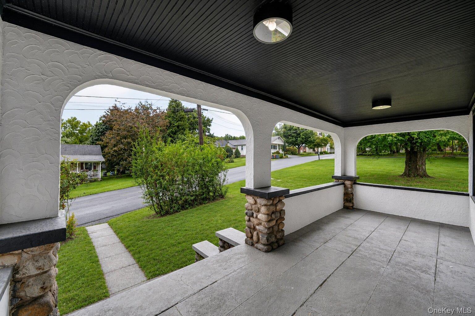 16 Maple Avenue – For Rent photo 4