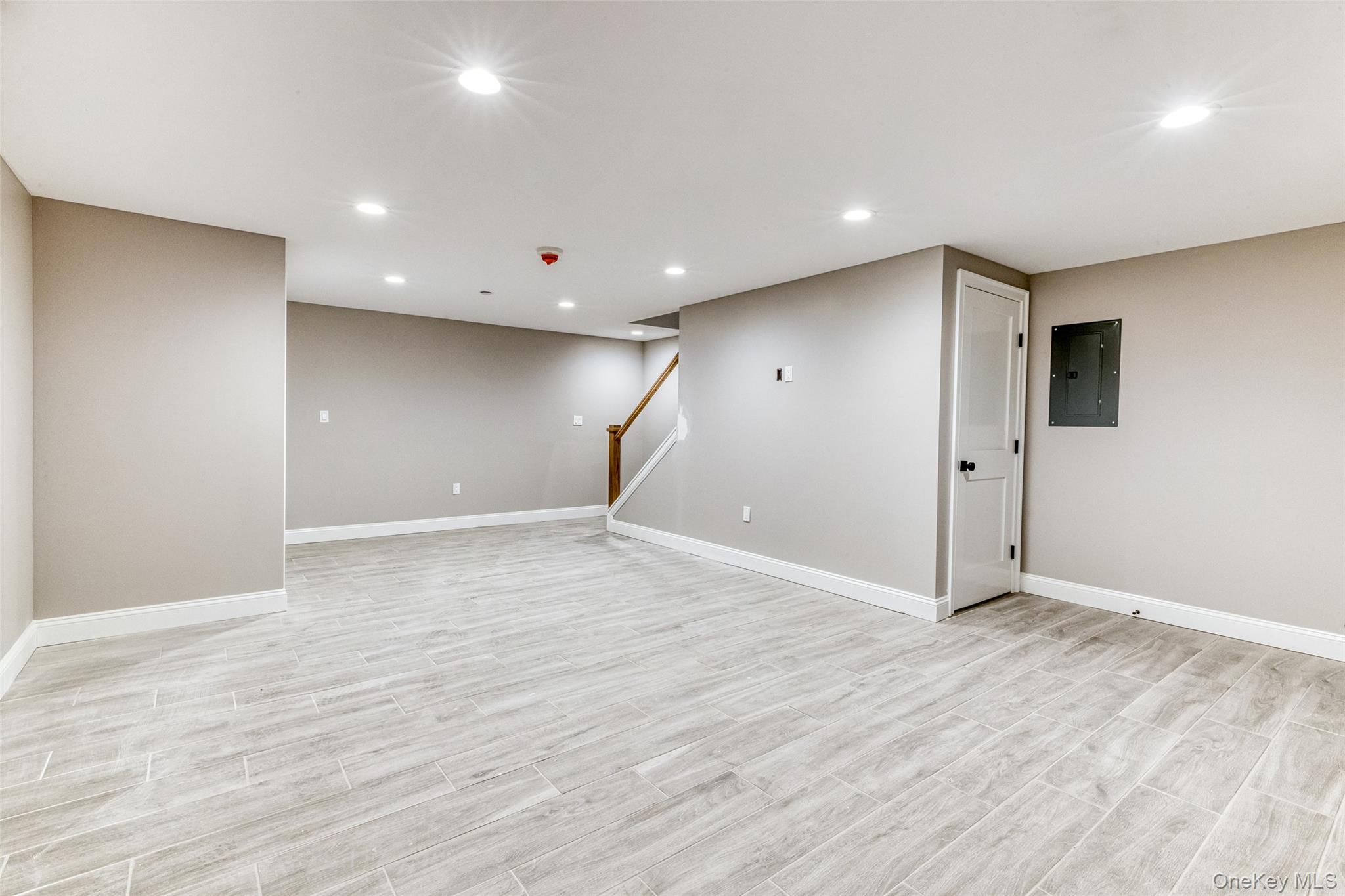 78 Roslyn Road – For Rent photo 8