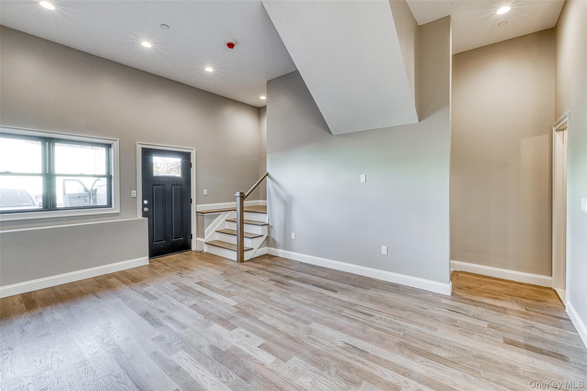 78 Roslyn Road – For Rent photo 6