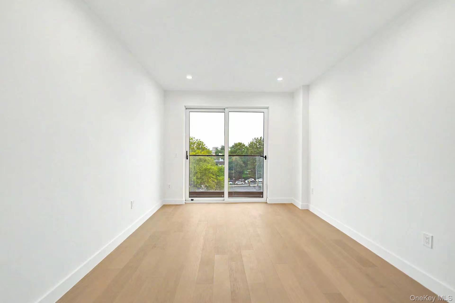 150-02 Northern Boulevard, Unit 3F photo 4