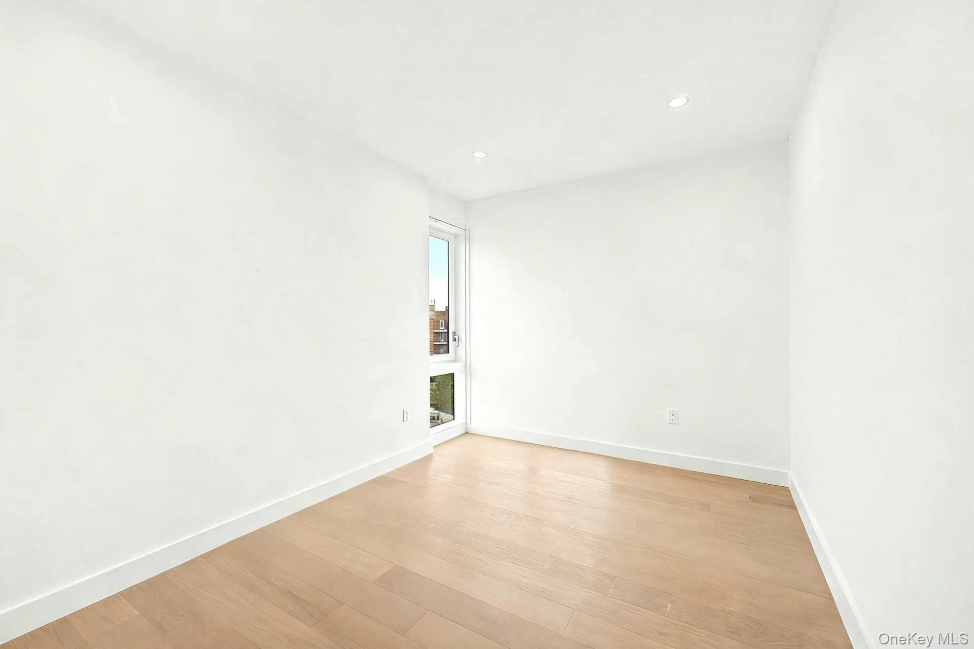 150-02 Northern Boulevard, Unit 3J photo 8