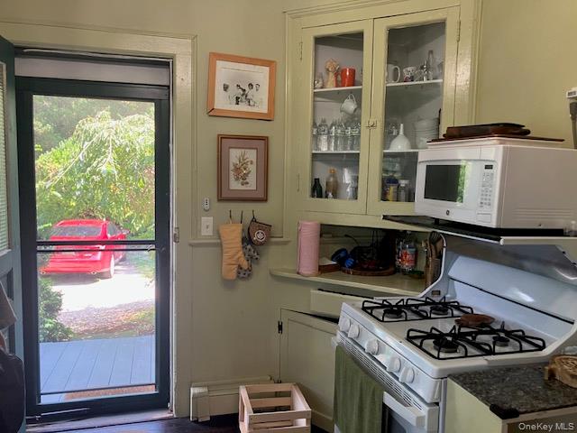 332 Franklin Avenue, Unit 1 photo 4