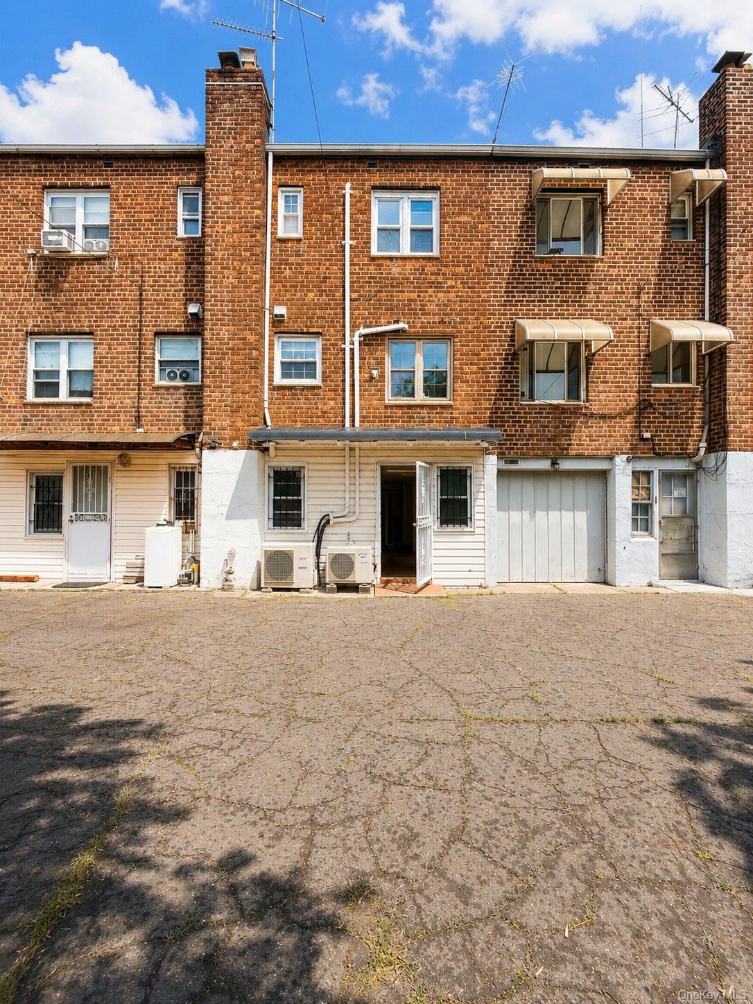 2130 Batchelder Street – For Sale