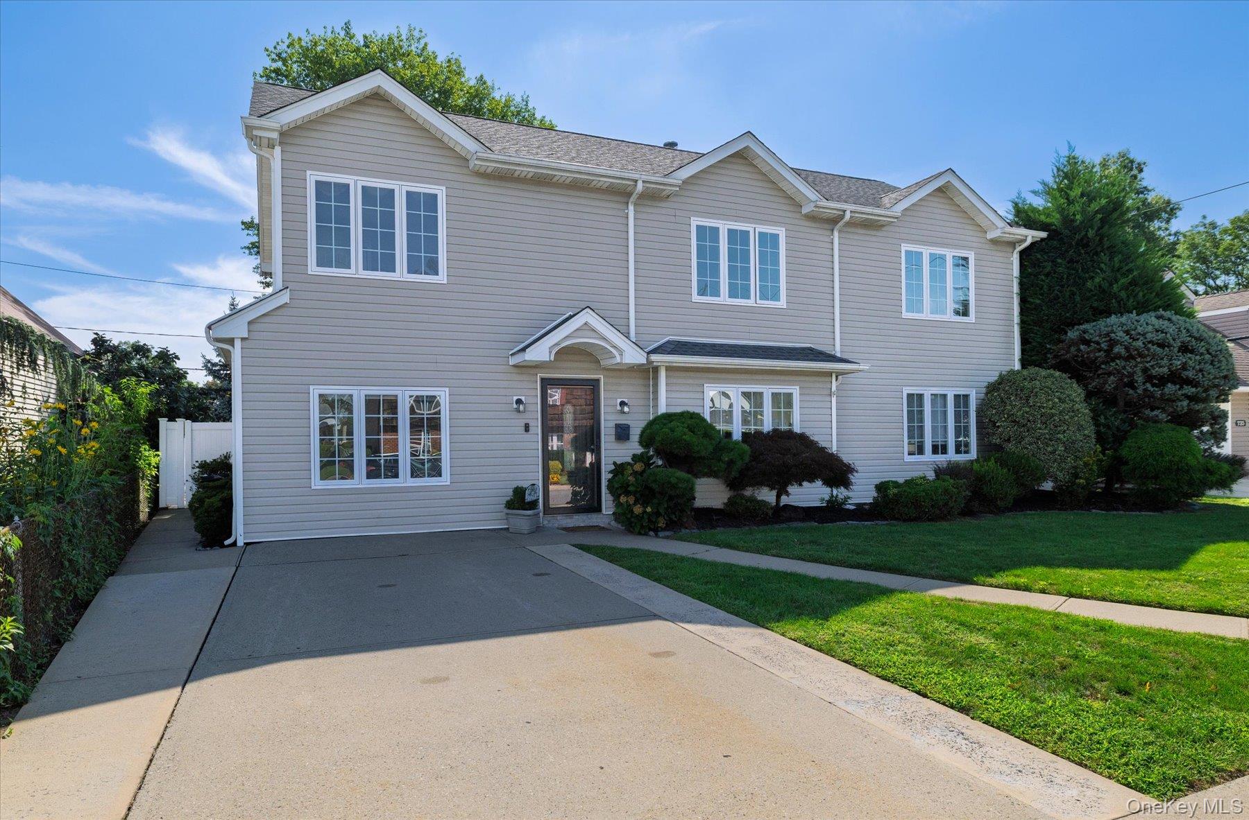 729 Arcadian Avenue – For Sale photo 2