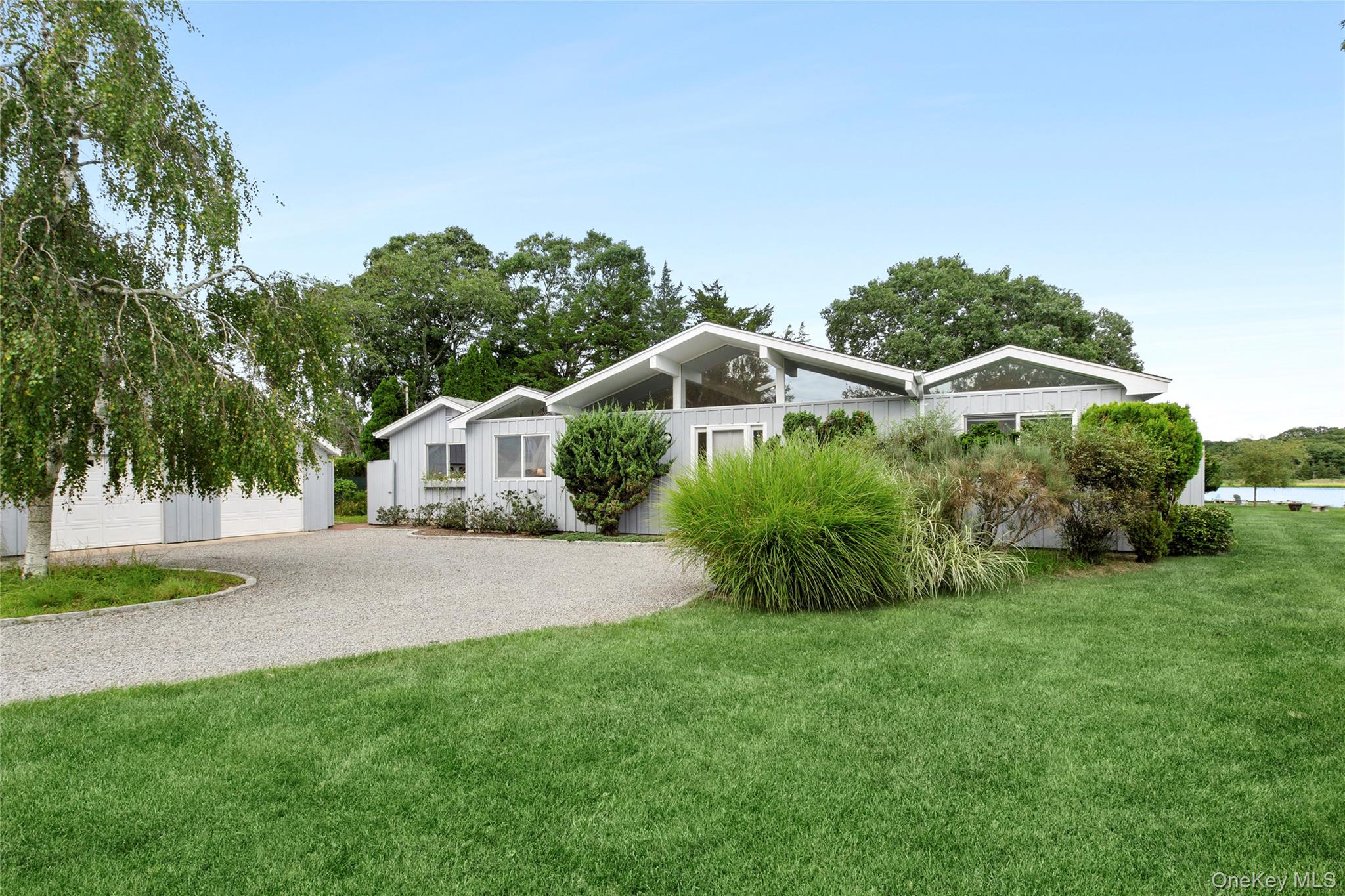7 S Pond Road – For Sale photo 2