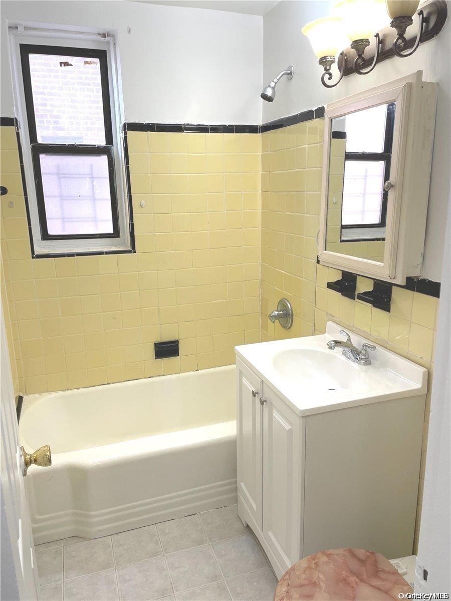 88-30 182 Street, Unit 4D photo 10