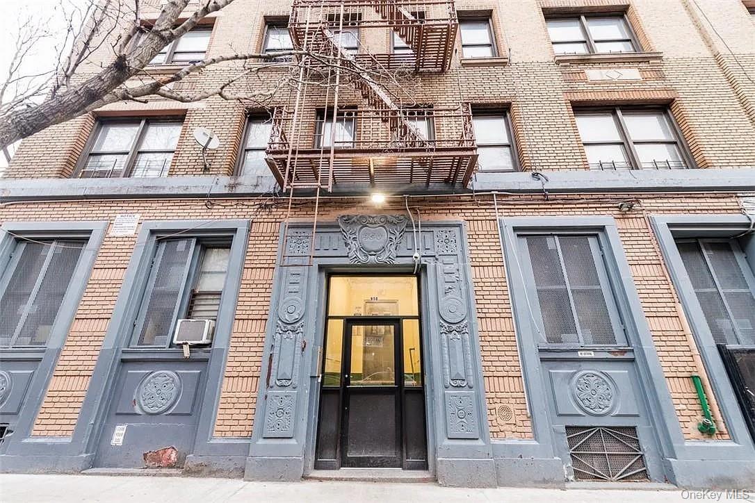 950 Hoe Avenue, Unit 2B