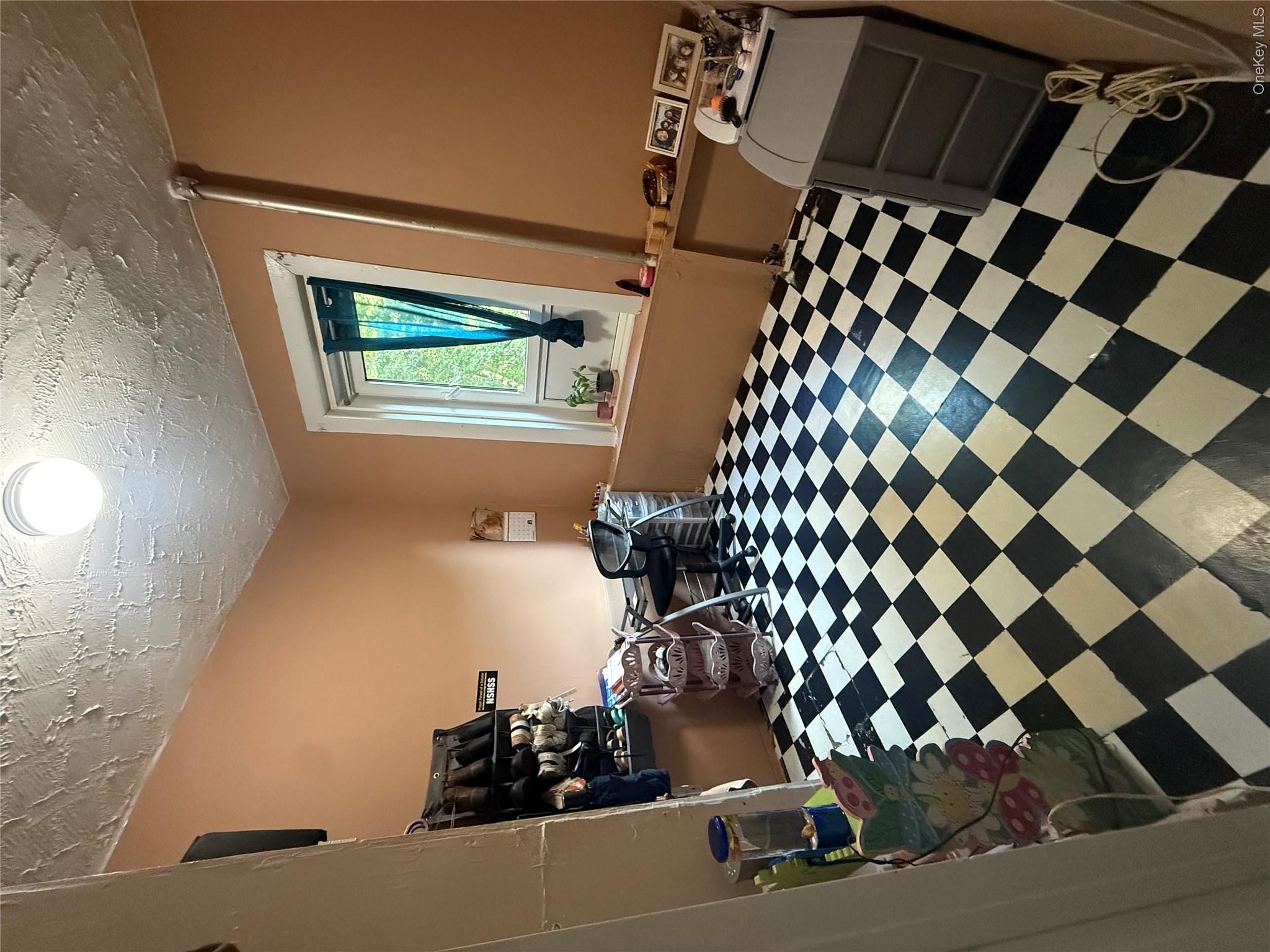 950 Hoe Avenue, Unit 2B photo 4