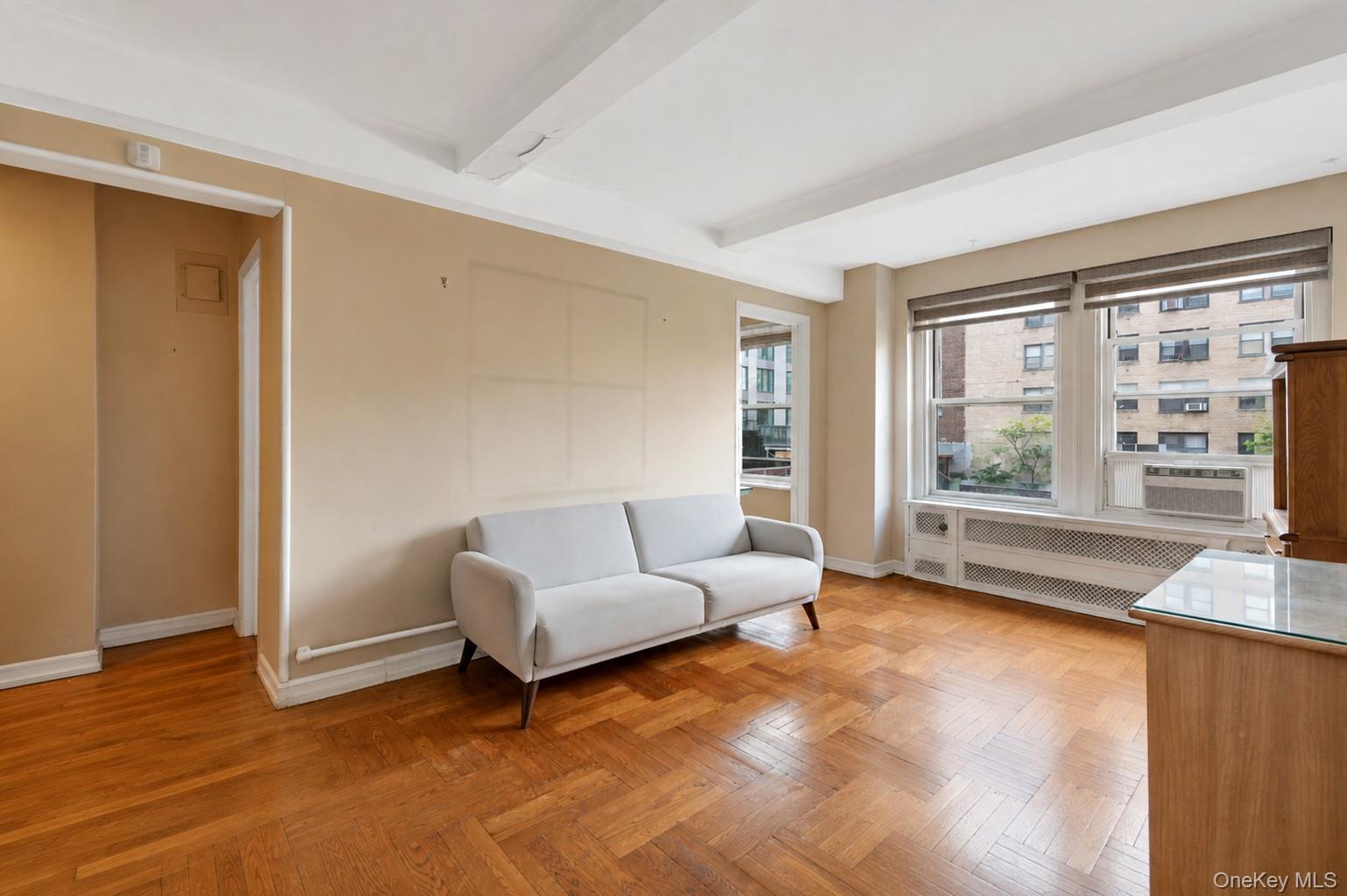 433 W 34th Street, Unit 2N photo 2
