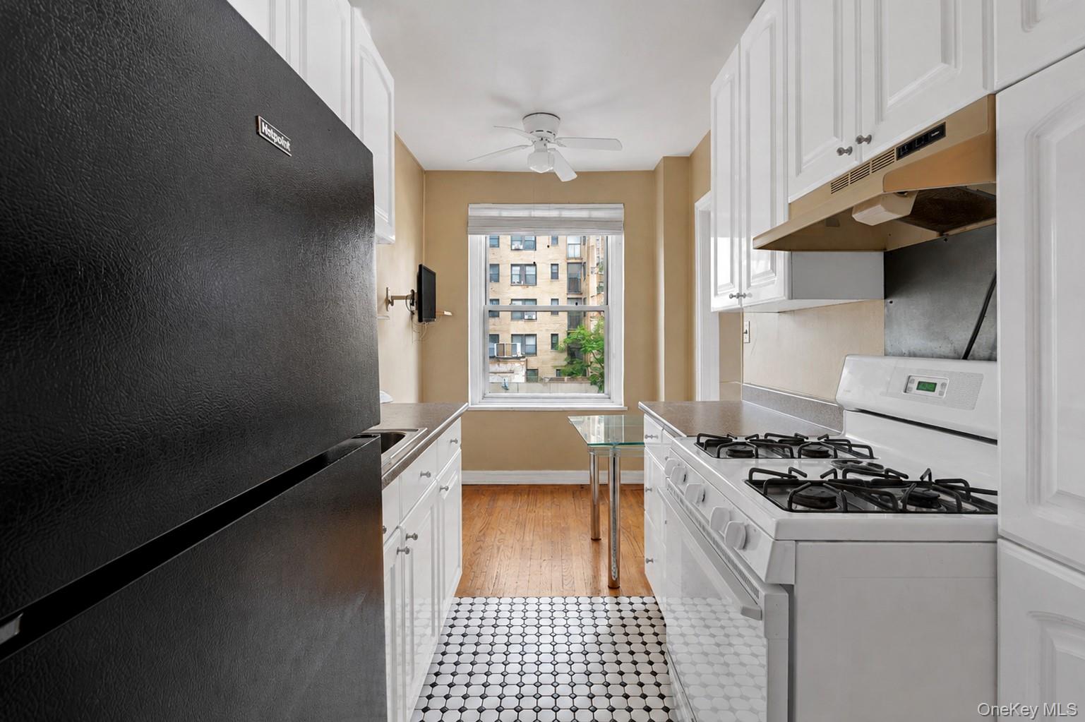 433 W 34th Street, Unit 2N photo 6