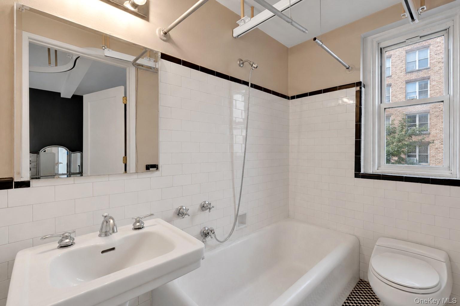 433 W 34th Street, Unit 2N photo 8