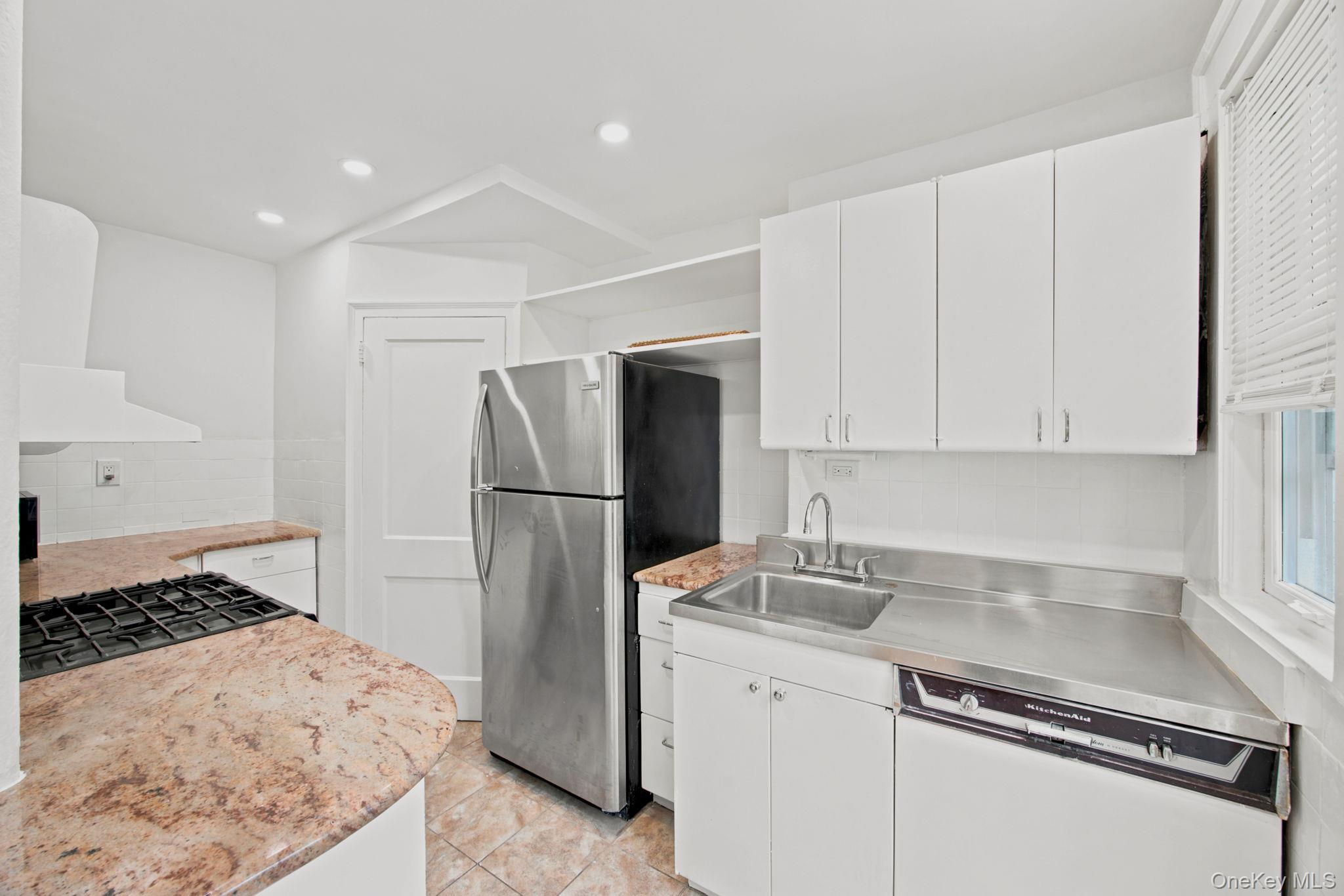 39-27 49th Street – For Sale photo 8