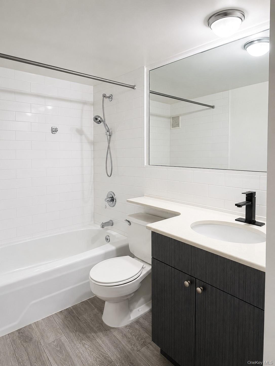 13935 35th Avenue, Unit 4B photo 16