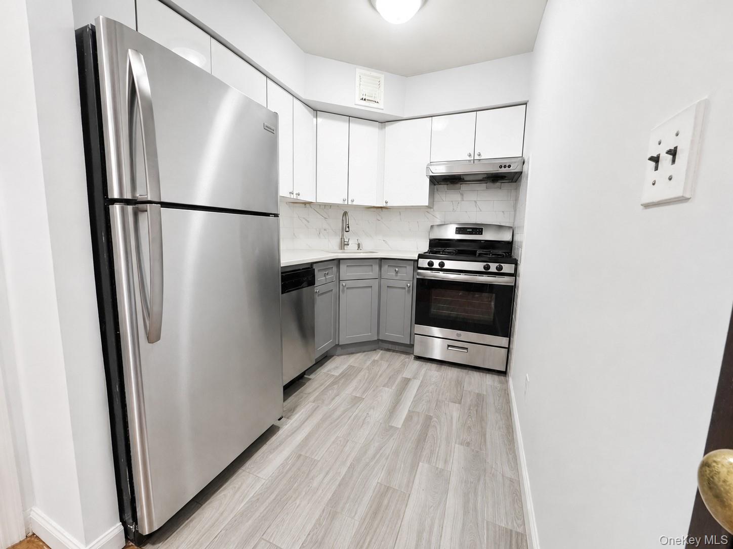 13935 35th Avenue, Unit 4B photo 5