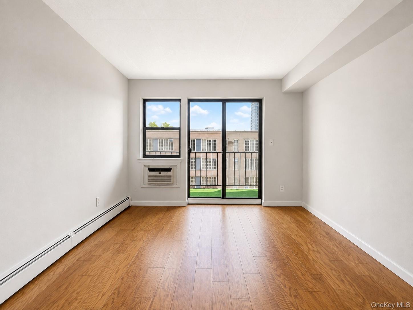 13935 35th Avenue, Unit 4B photo 2
