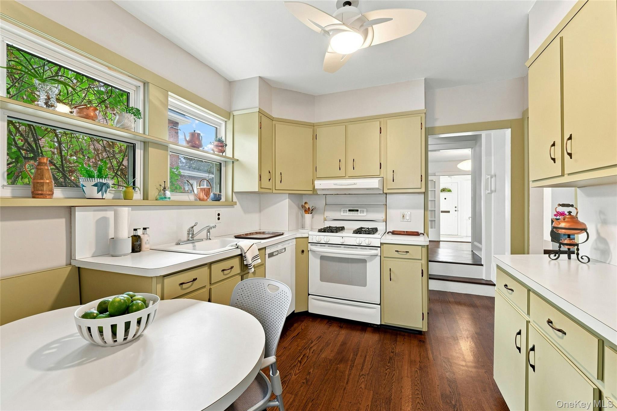 185 Crocus Avenue – For Sale photo 12