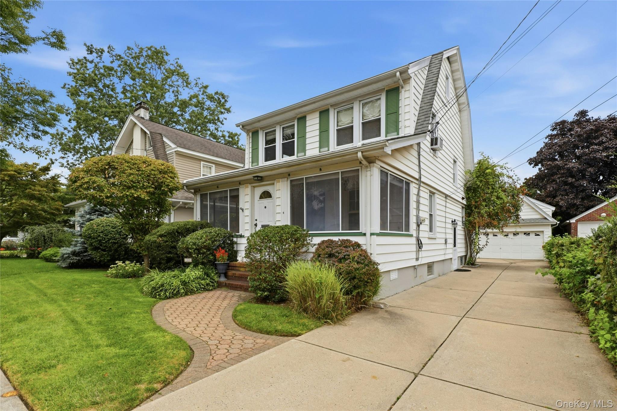 185 Crocus Avenue – For Sale photo 2