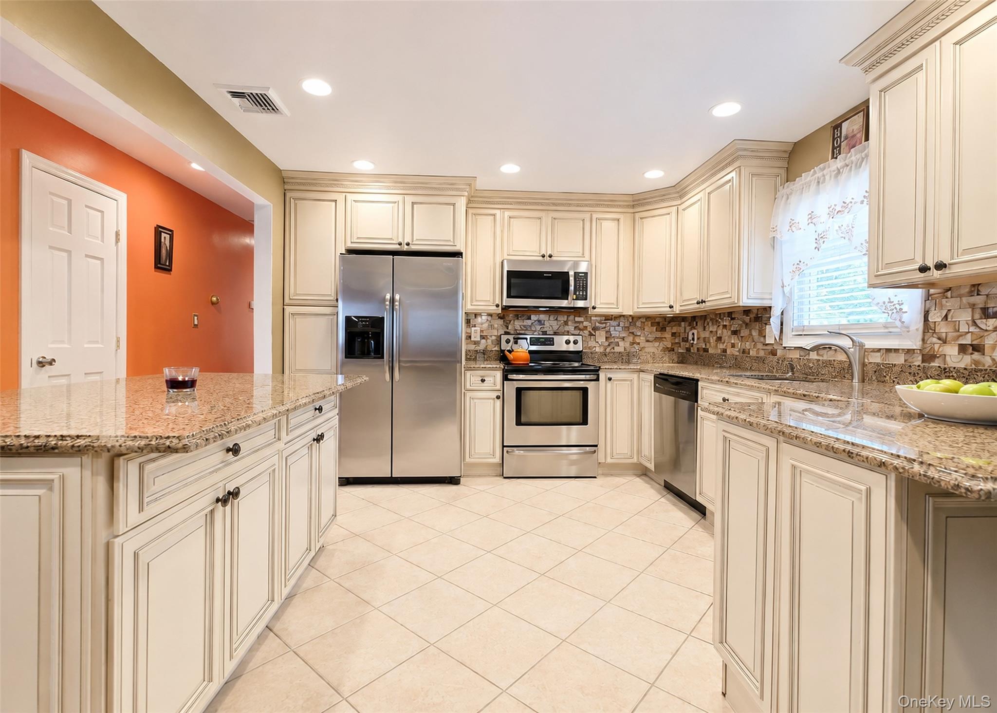 1028 Union Boulevard – For Sale photo 5