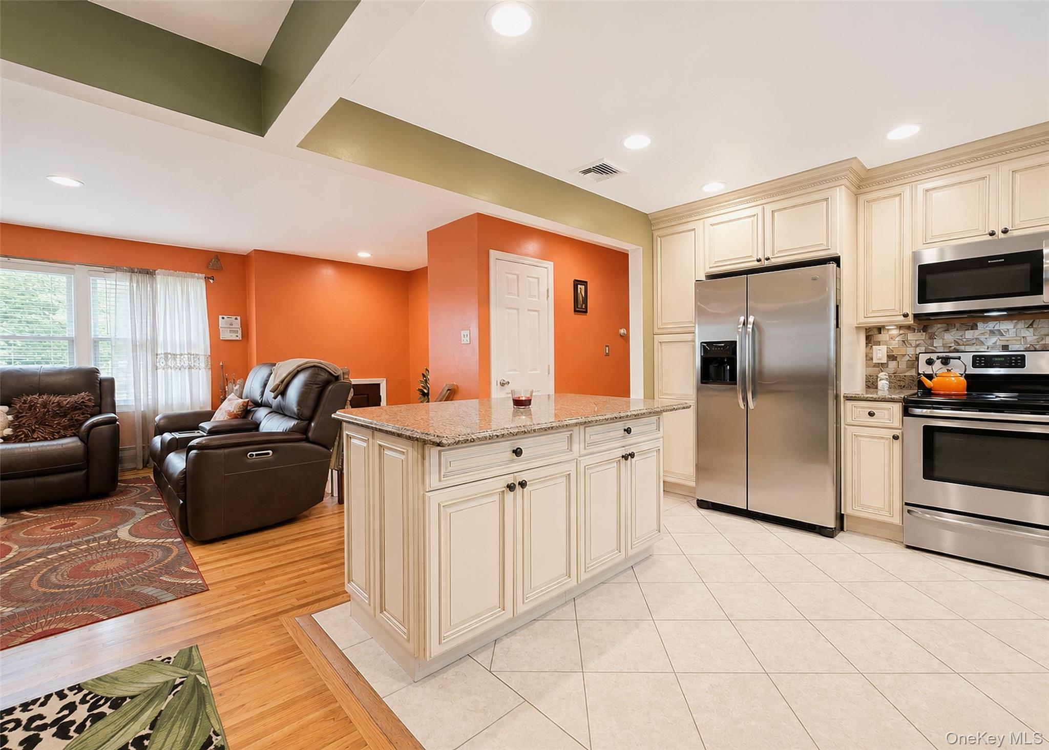 1028 Union Boulevard – For Sale photo 2