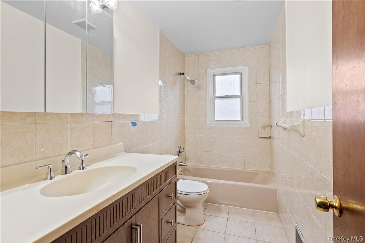 284 Park Avenue, Unit Left Side photo 25
