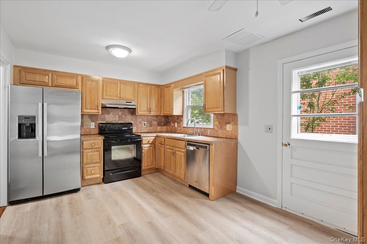 284 Park Avenue, Unit Left Side photo 14