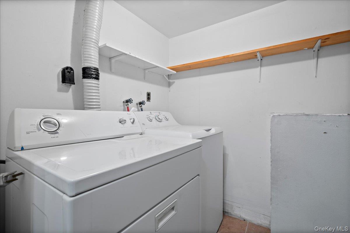 284 Park Avenue, Unit Left Side photo 17