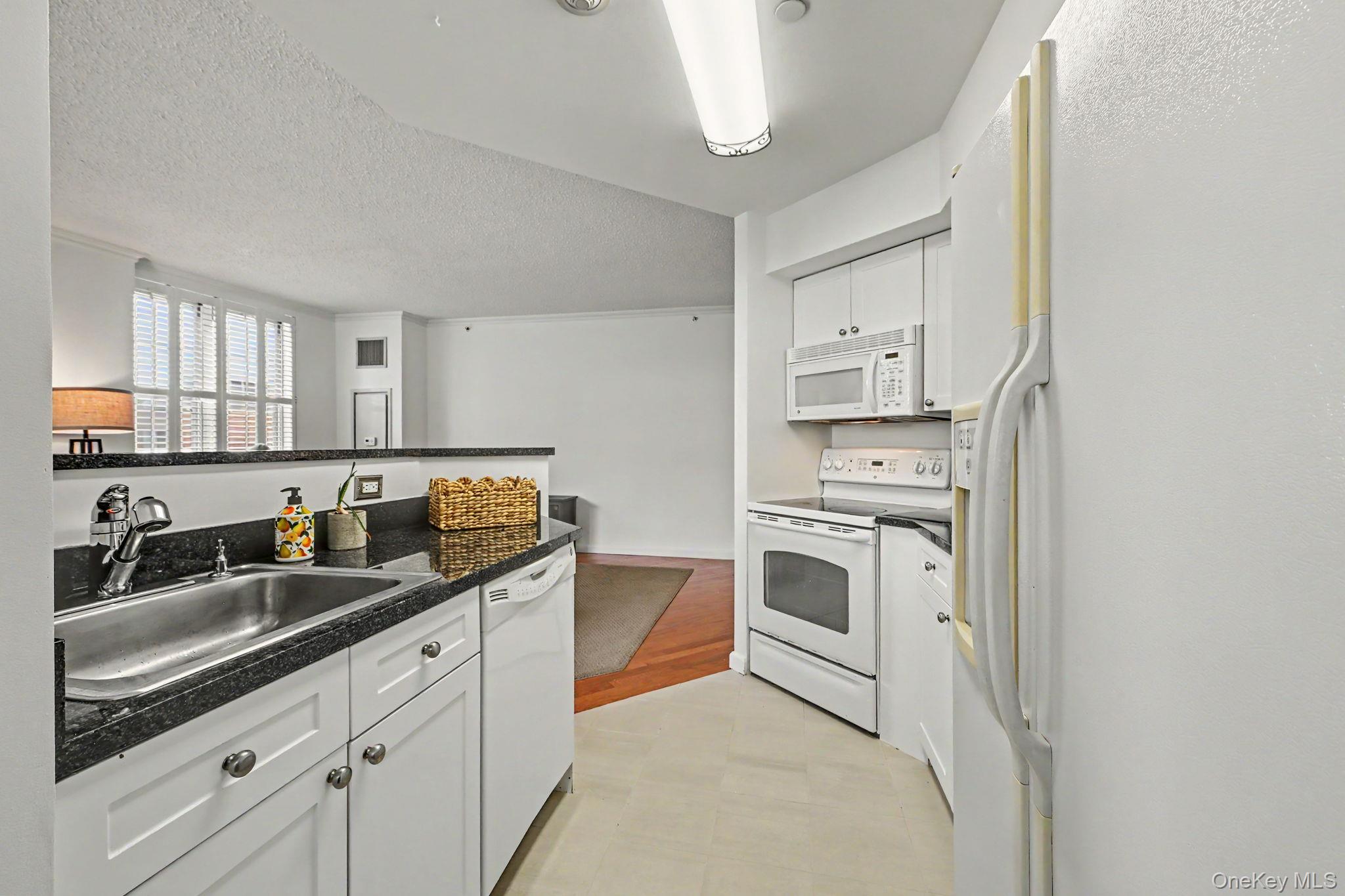 300 Mamaroneck Avenue, Unit 303 photo 20