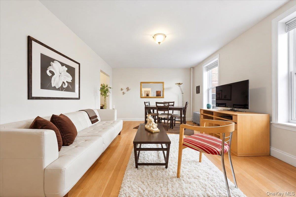 811 Walton Avenue, Unit E18 photo 3