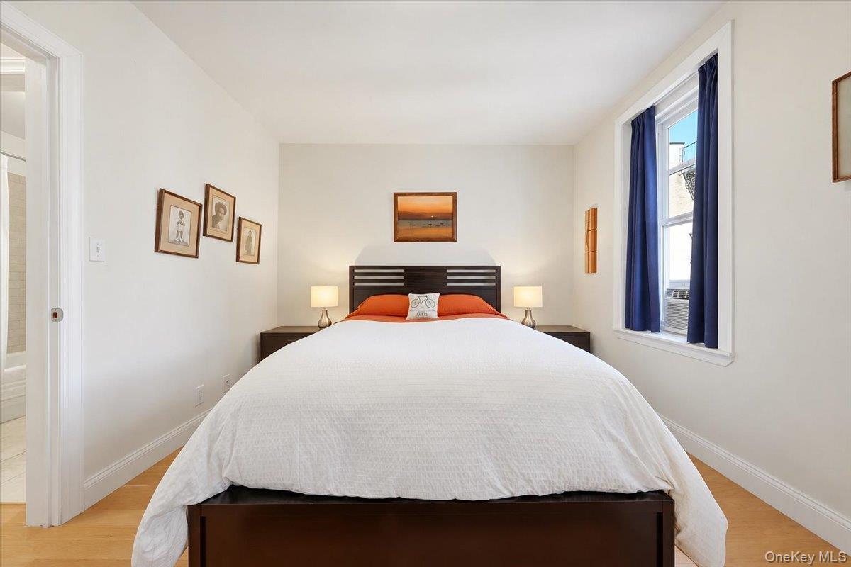 811 Walton Avenue, Unit E18 photo 9