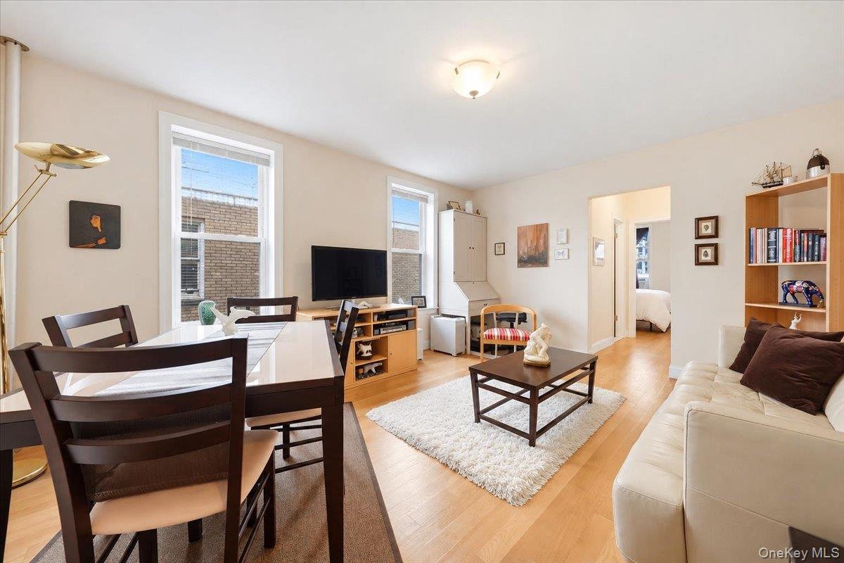 811 Walton Avenue, Unit E18 photo 5