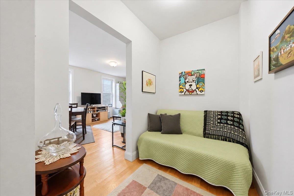 811 Walton Avenue, Unit E18 photo 6