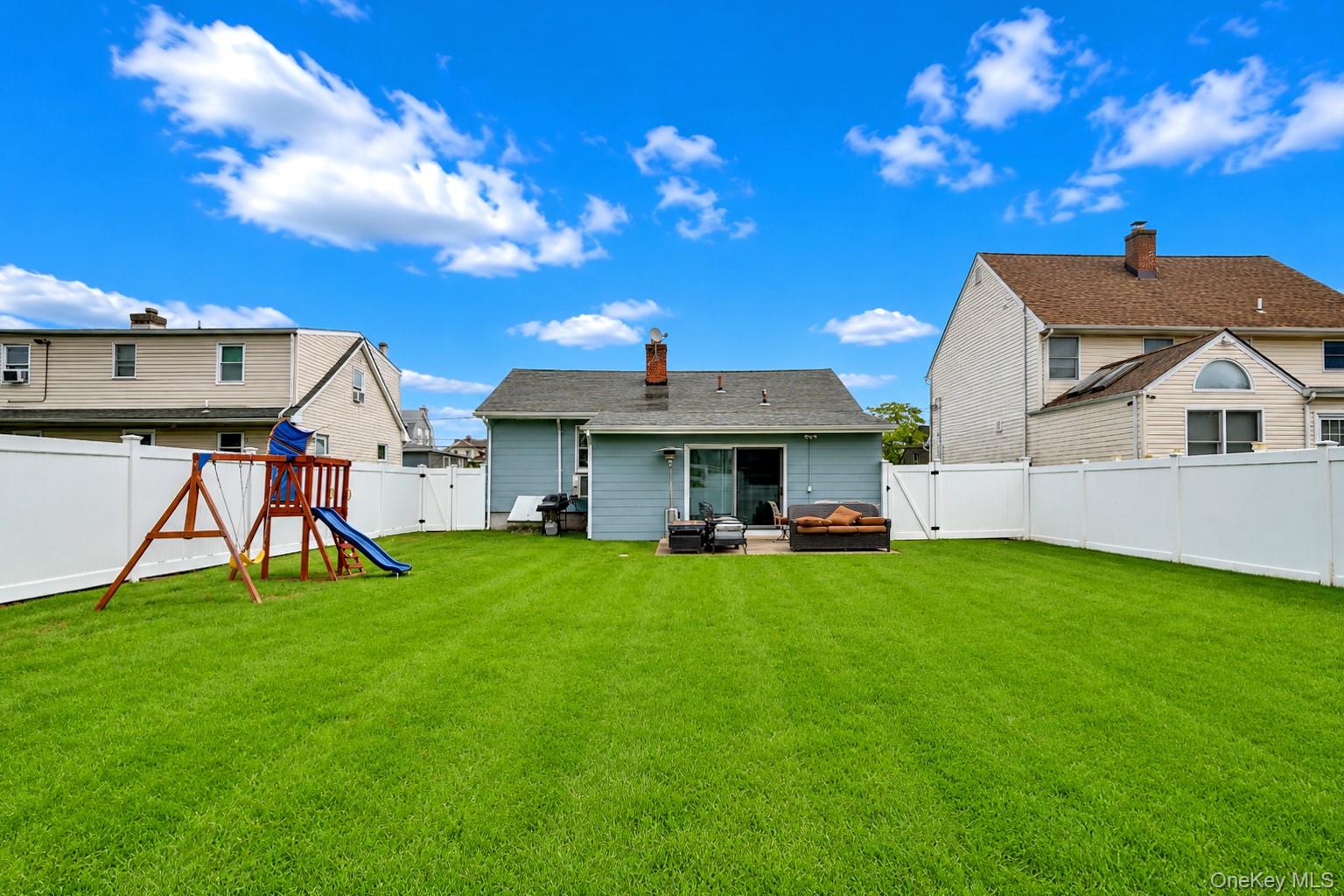 292 Roosevelt Avenue – For Sale photo 14