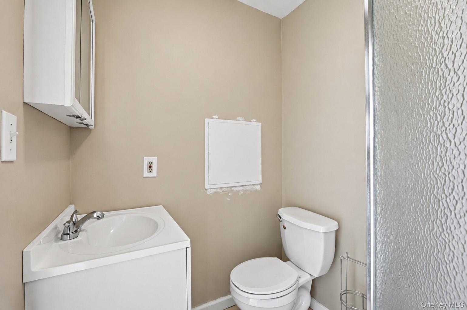 292 Roosevelt Avenue – For Sale photo 2